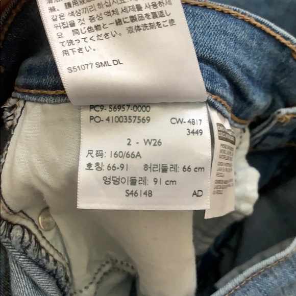 Levi high waisted mom jeans - Picture 3 of 3